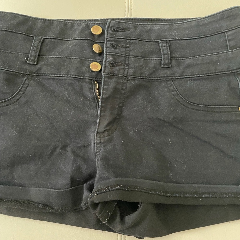 Refugee high waisted black shorts